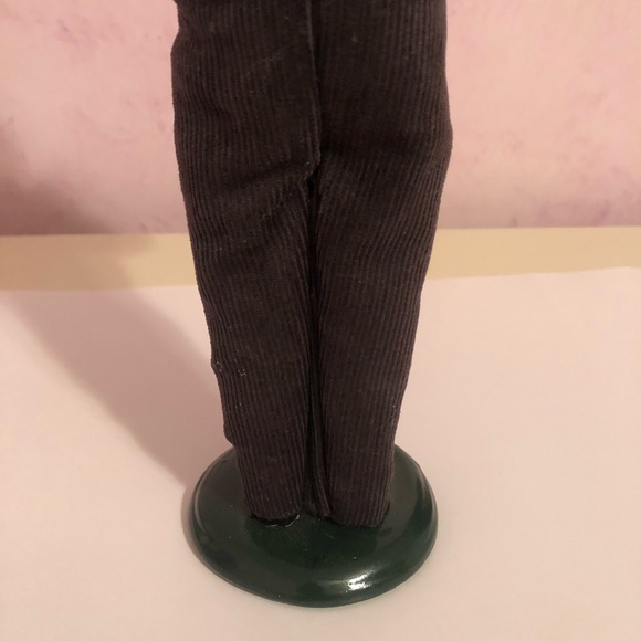 Byers Choice Caroler - Picture 12 of 14